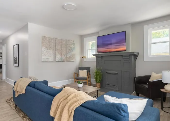 The Hilltop Haven Historic West Salem Charm 5 Mins To Downtown Hospitals Walk To Greenway